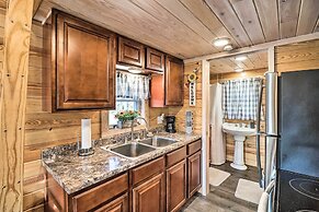 La Petite Maison in Mount Olive w/ Fire Pit!