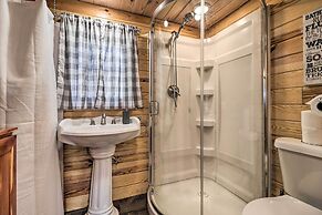 La Petite Maison in Mount Olive w/ Fire Pit!