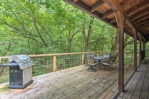 Secluded Northwest Arkansas Cabin: Fire Pit & Deck
