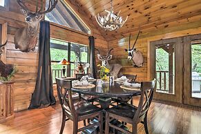 Secluded Northwest Arkansas Cabin: Fire Pit & Deck