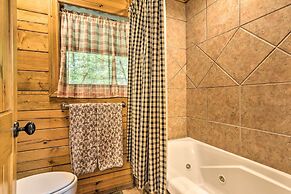 Secluded Northwest Arkansas Cabin: Fire Pit & Deck