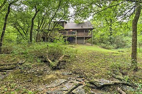 Secluded Northwest Arkansas Cabin: Fire Pit & Deck