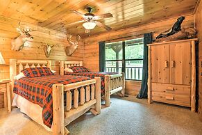 Secluded Northwest Arkansas Cabin: Fire Pit & Deck