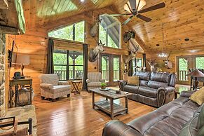 Secluded Northwest Arkansas Cabin: Fire Pit & Deck