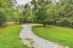 Secluded Northwest Arkansas Cabin: Fire Pit & Deck