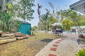 Vibrant Largo Home: Heated Pool, Lake Views!