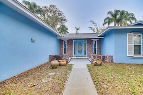 Vibrant Largo Home: Heated Pool, Lake Views!
