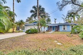 Vibrant Largo Home: Heated Pool, Lake Views!