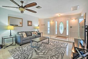 Vibrant Largo Home: Heated Pool, Lake Views!