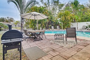 Vibrant Largo Home: Heated Pool, Lake Views!