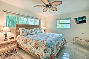 Vibrant Largo Home: Heated Pool, Lake Views!