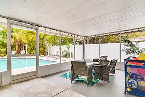 Vibrant Largo Home: Heated Pool, Lake Views!