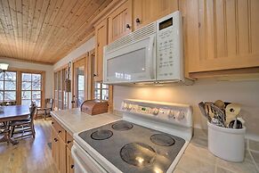 Woodsy Smoky Mtn Hideaway w/ Grill & Views!