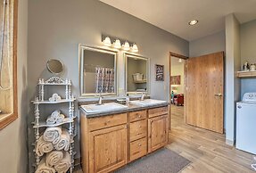 Large Ten Sleep Home on Main St, 10 Mins to Canyon