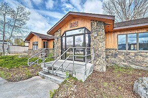 Large Ten Sleep Home on Main St, 10 Mins to Canyon