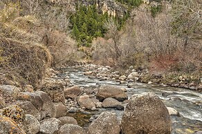 Large Ten Sleep Home on Main St, 10 Mins to Canyon