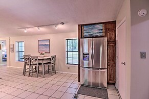 13 Mi to Hot Springs: Serene Royal Home w/ Deck!