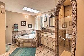 13 Mi to Hot Springs: Serene Royal Home w/ Deck!