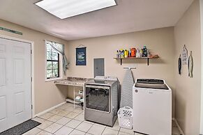 13 Mi to Hot Springs: Serene Royal Home w/ Deck!