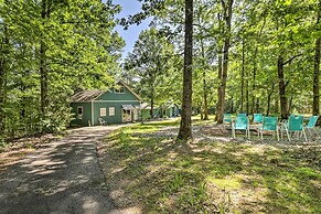 13 Mi to Hot Springs: Serene Royal Home w/ Deck!