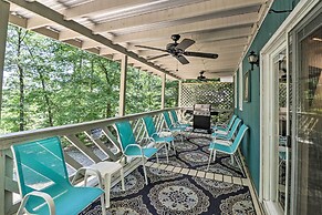 13 Mi to Hot Springs: Serene Royal Home w/ Deck!