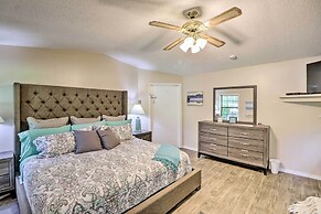 13 Mi to Hot Springs: Serene Royal Home w/ Deck!