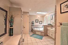 13 Mi to Hot Springs: Serene Royal Home w/ Deck!