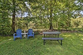 13 Mi to Hot Springs: Serene Royal Home w/ Deck!