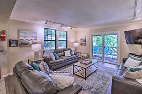 13 Mi to Hot Springs: Serene Royal Home w/ Deck!