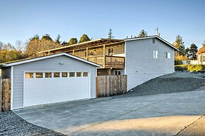 Pet-friendly North Bend Home w/ Bay Views!