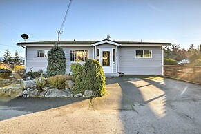 Pet-friendly North Bend Home w/ Bay Views!