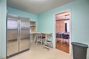 6 Mi to Dtwn: Pittsburgh Townhome w/ Porch