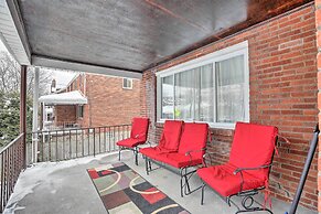 6 Mi to Dtwn: Pittsburgh Townhome w/ Porch