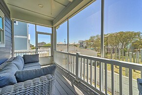 Bright Coastal Abode With Porch & Beach Access!
