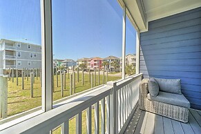 Bright Coastal Abode With Porch & Beach Access!