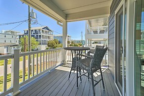 Bright Coastal Abode With Porch & Beach Access!