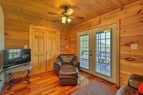 Decks & Panoramic Views: Rustic Sparta Cabin