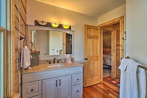 Decks & Panoramic Views: Rustic Sparta Cabin