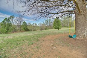 Pet-friendly Cottage With Game Room & Fire Pit!