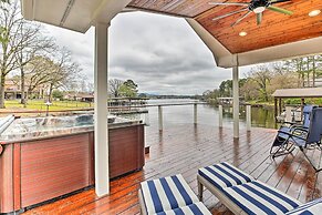 Boat Dock & Kayaks: Waterfront Hot Springs Home!