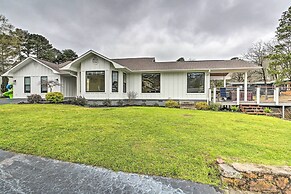 Boat Dock & Kayaks: Waterfront Hot Springs Home!