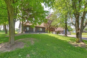 Spacious Massillon Log Cabin w/ Fire Pit!