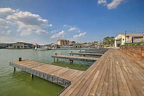 Modern Townhome w/ Patio, Next Door to Resort