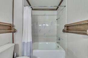 House of Angels Retreat w/ Deck Near Winter Park