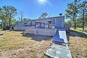 Calm Retreat w/ Ponds ~ 12 Mi to Somerville Lake