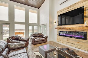Lakefront Wichita Falls Home w/ Pool & Hot Tub
