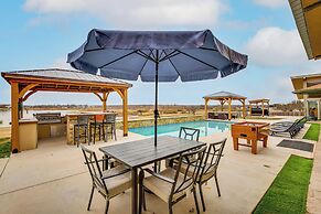Lakefront Wichita Falls Home w/ Pool & Hot Tub