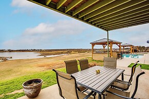 Lakefront Wichita Falls Home w/ Pool & Hot Tub