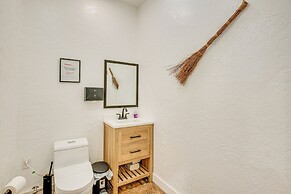 Lakefront Wichita Falls Home w/ Pool & Hot Tub