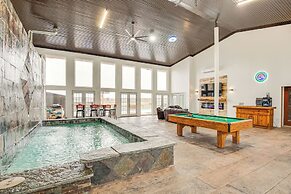 Lakefront Wichita Falls Home w/ Pool & Hot Tub